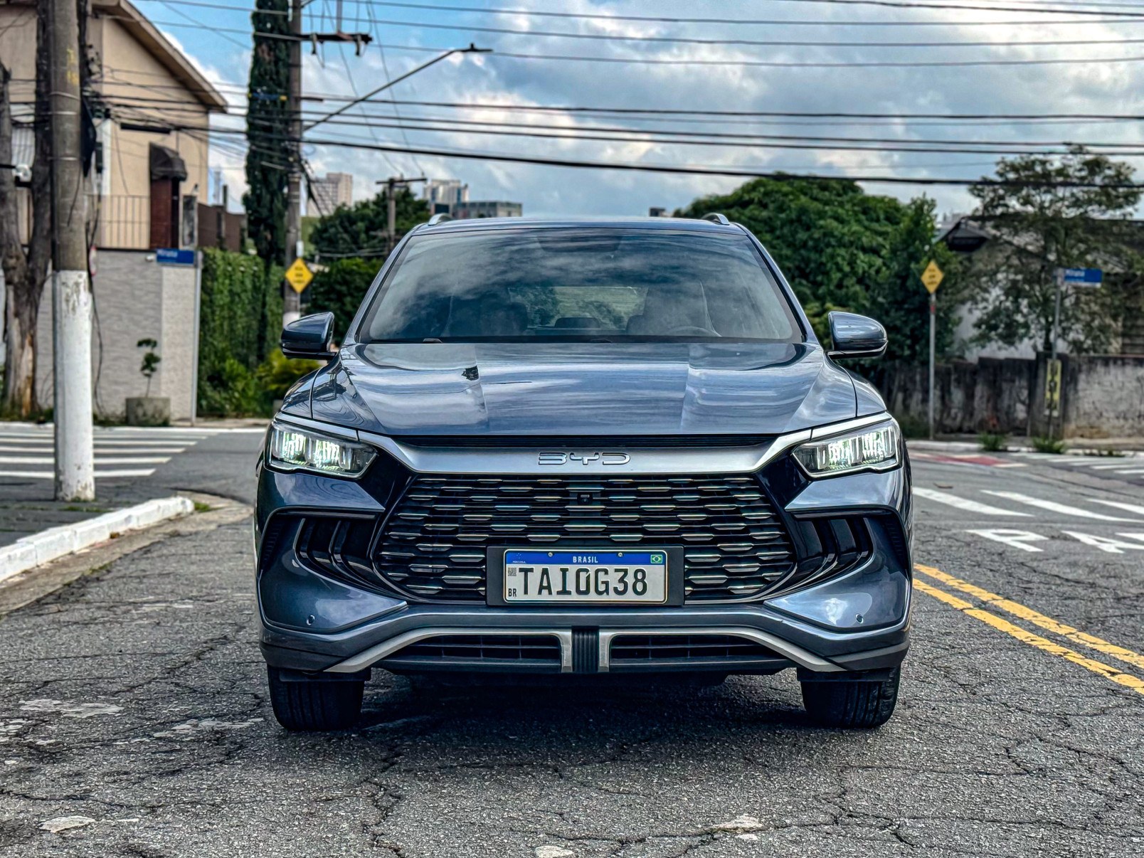 Carros de luxo em maio freiam queda no Brasil 5 carros que fizeram sucesso no Brasil em maio de 2026