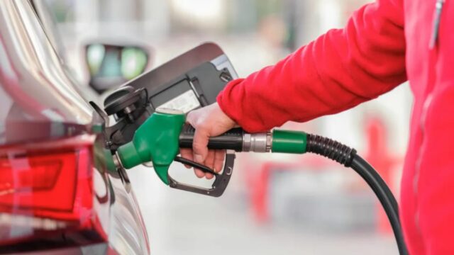 Gasolina E32 vai fazer seu carro beber mais?