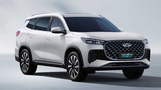 Tiggo 8 PHEV 2027 derruba preço e estreia cabine nova