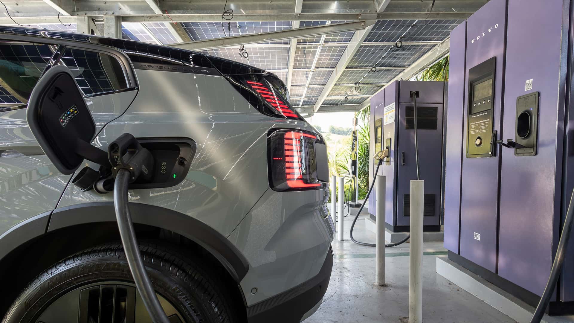 Volvo encerra recarga gratuita para clientes em nova fase da rede própria: Recarga