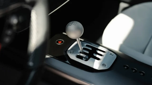 Ferrari 12Cilindri Manuale: Câmbio by-wire imita manual clássico