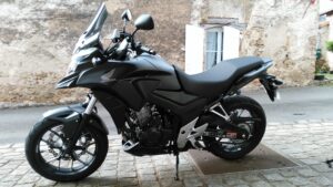 Honda CB 500X: por que a Honda tirou essa trail de linha Honda CB 500X vista lateral esquerda, moto trail média na cor cinza