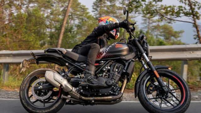 Royal Enfield Guerrilla 450 Apex tem guidão baixo por R$ 30.490