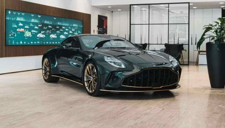 McLaren e Aston Martin estreiam em Interlagos com carros de milhões Aston Martin Vantage S