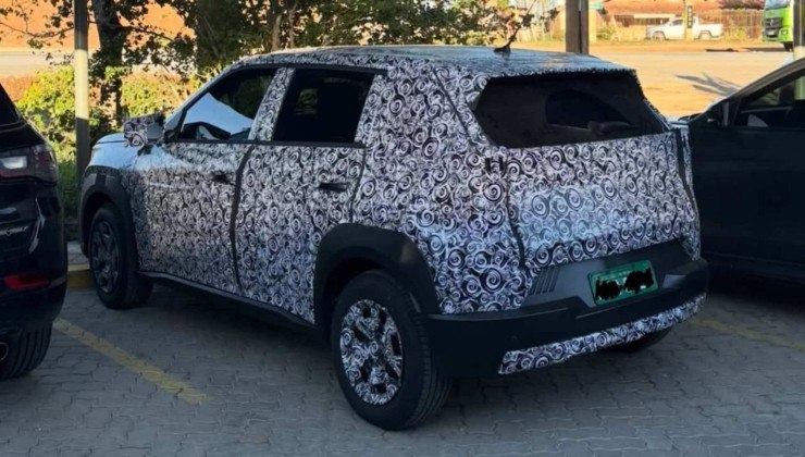 Argo X 2027: Seis versões e motor híbrido Novo Fiat Argo 2027 é flagrado com camuflagem pesada