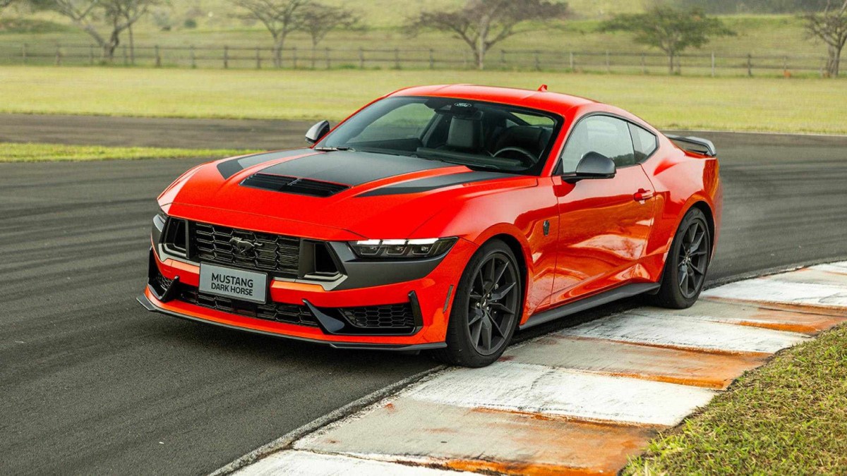 Mustang Mach 4 pode ter V8 híbrido e quatro portas Mustang Mach 4 pode ter V8 híbrido e quatro portas — apresentação