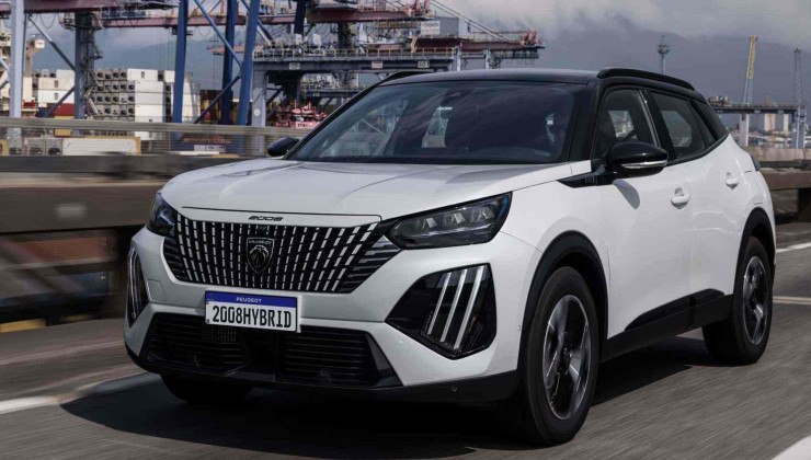 Peugeot em julho: Expert e 2008 puxam alta de 16% Peugeot 2008 GT Hybrid