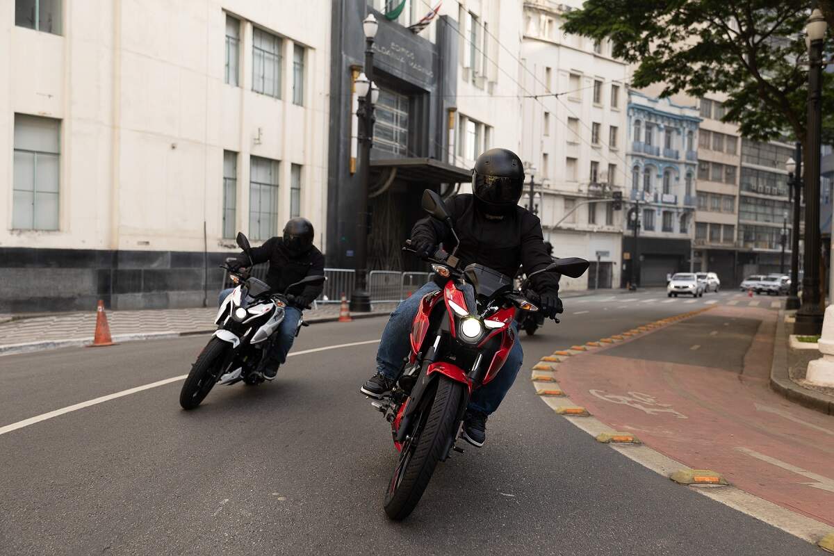 Bajaj bate recorde e já ameaça sair do nicho no Brasil
