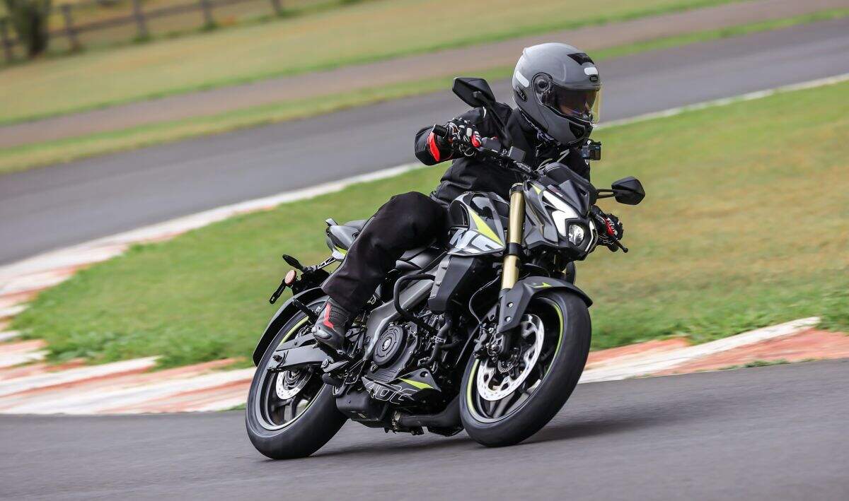 Bajaj bate recorde e já ameaça sair do nicho no Brasil Bajaj Dominar NS400Z