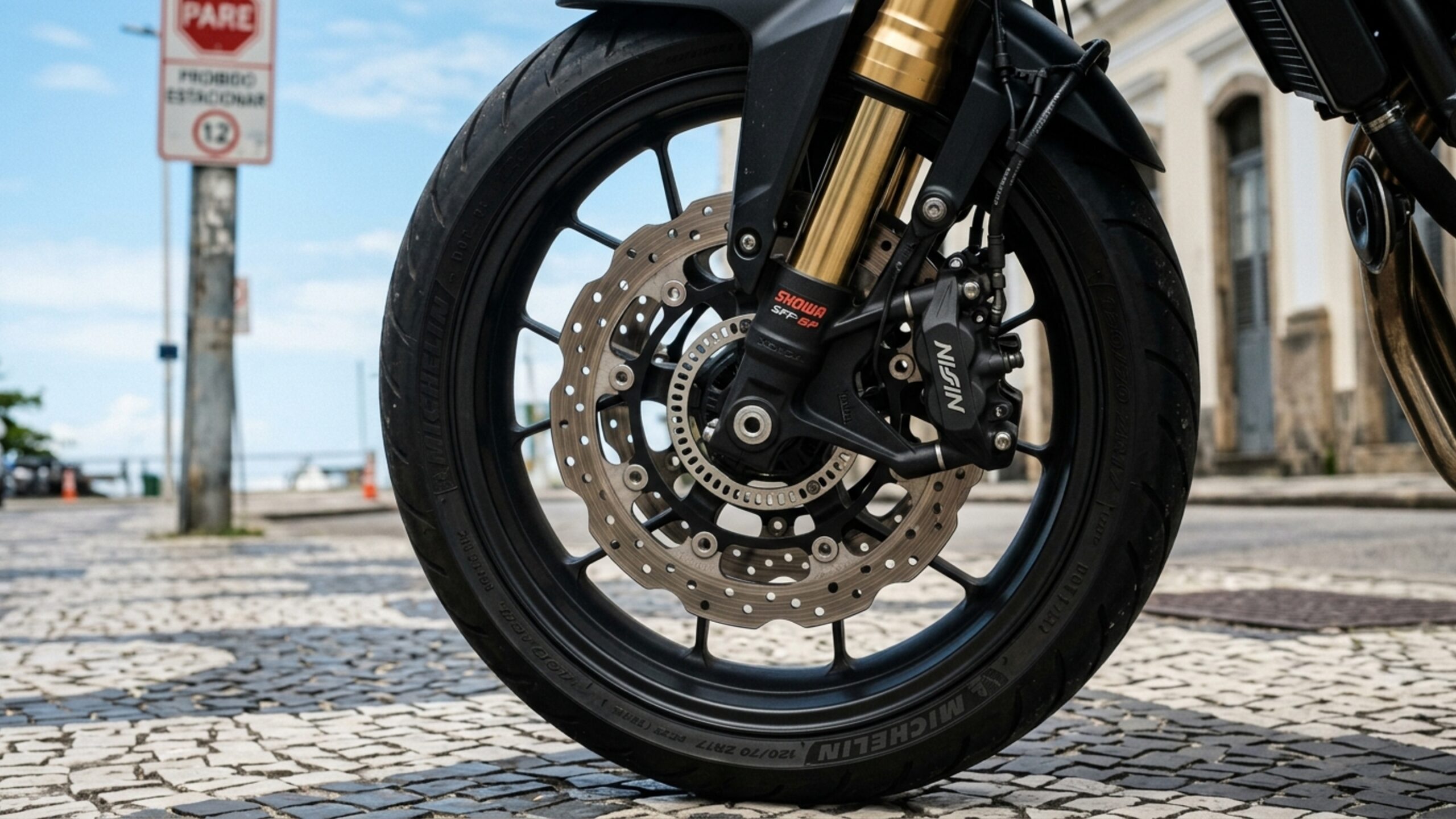 Honda coloca quase 50 cv em nova Hornet de R$ 43.470 com motor bicilíndrico para fazer muita moto maior parecer cara