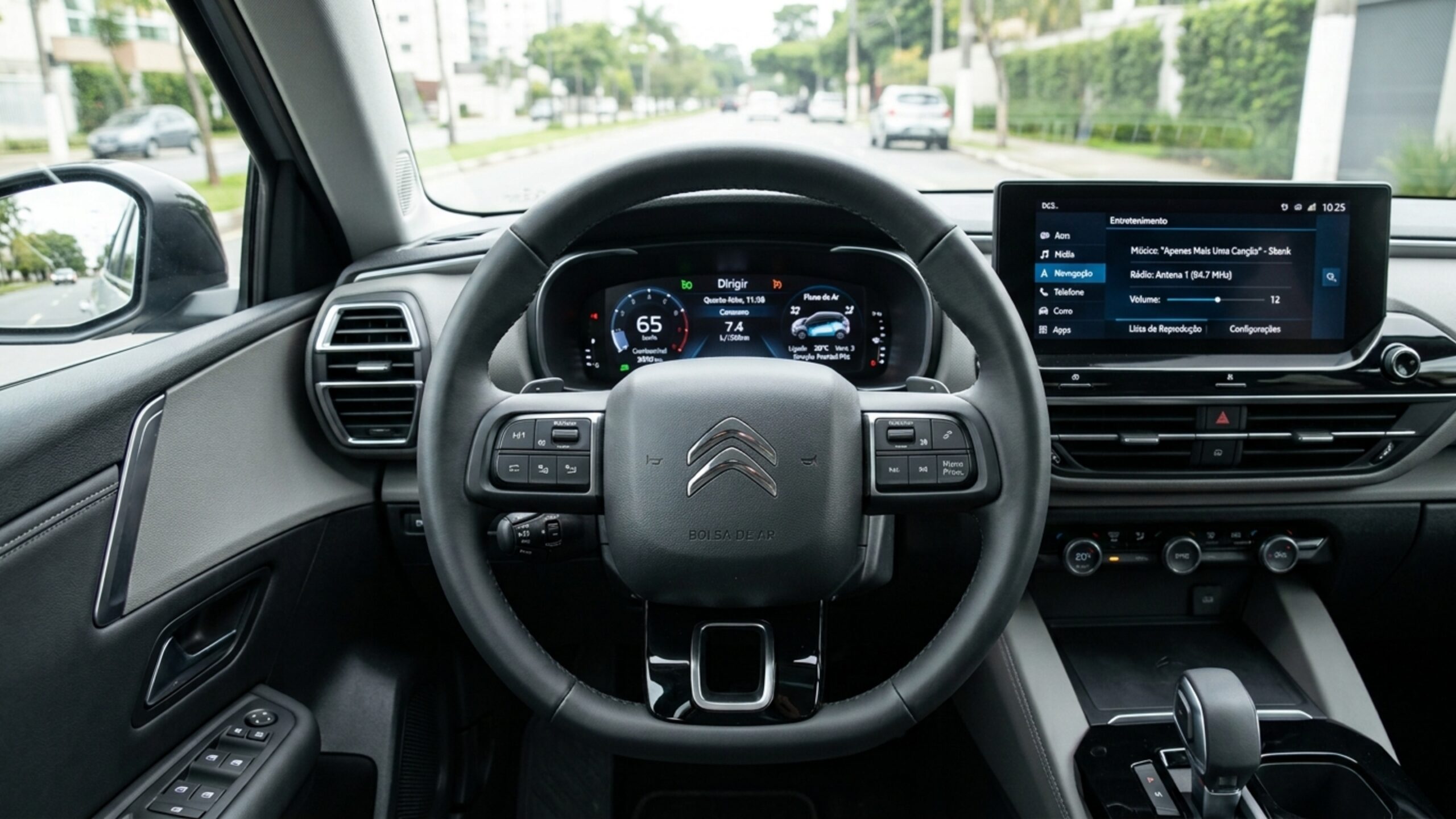 Citroën C3 Live: Hatch com 315 litros e motor 1.0 SUV da Citroën leva até 7 pessoas, entrega 130 cv e coloca muito carro familiar maior contra a parede
