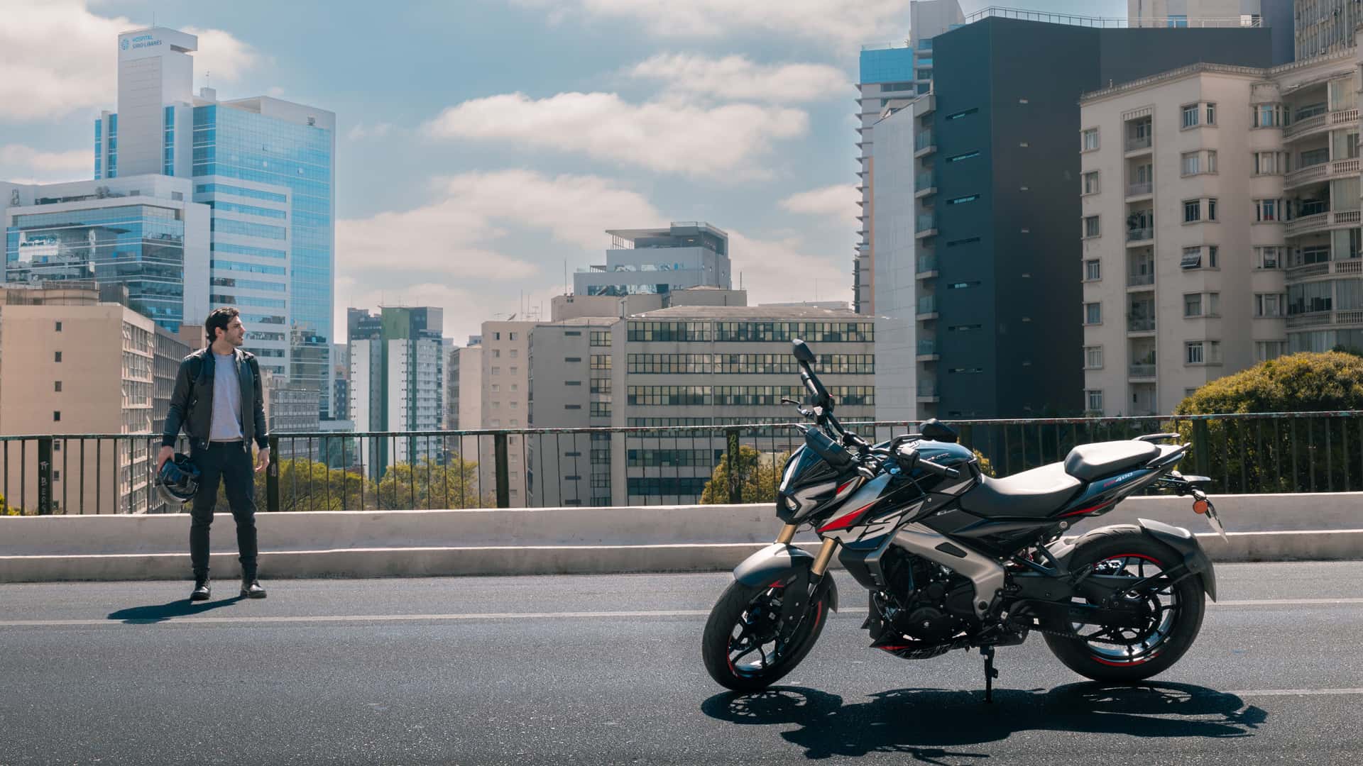 Bajaj bate recorde e já ameaça sair do nicho no Brasil Bajaj bate recorde e já ameaça sair do nicho no Brasil — em destaque
