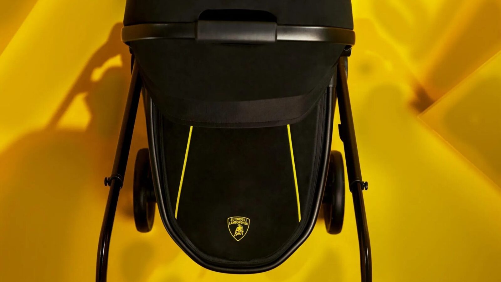 Carrinho de bebê Lamborghini Reef AL Giallo com moisés em policarbonato e detalhes em amarelo