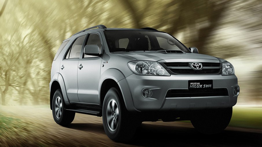 Hilux e SW4 entram na mira de operação em MG Toyota Hilux SW4 3.0 turbodiesel 2005
