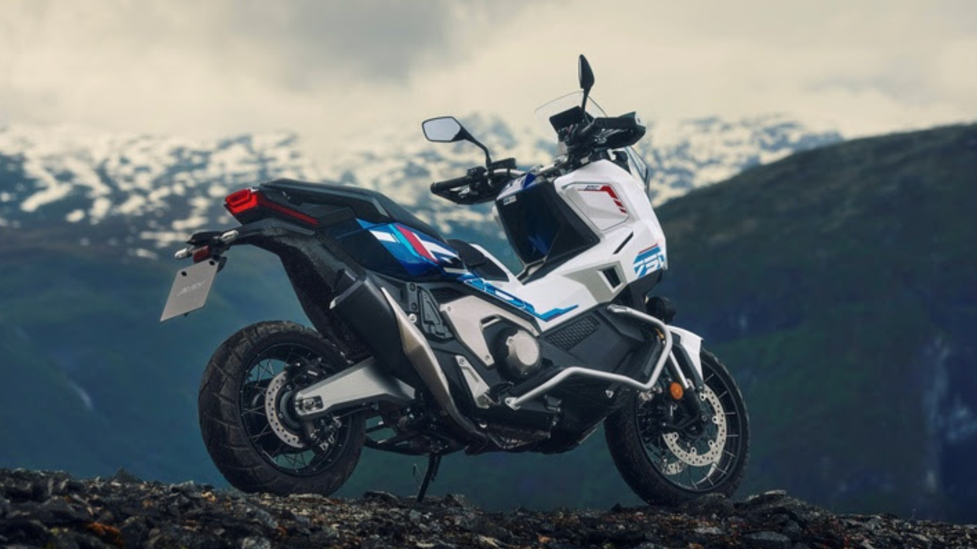 Honda X-ADV 2027 revela preço premium e câmbio DCT Honda X ADV 2027 (1)