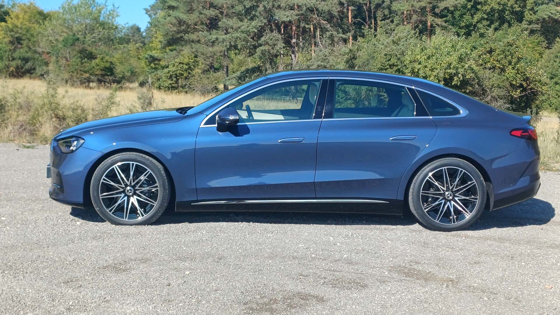 Mercedes C 400 4Matic Avantgarde (2026): o exterior