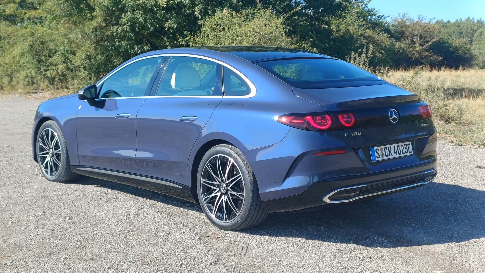 Mercedes C 400 4Matic Avantgarde (2026): o exterior