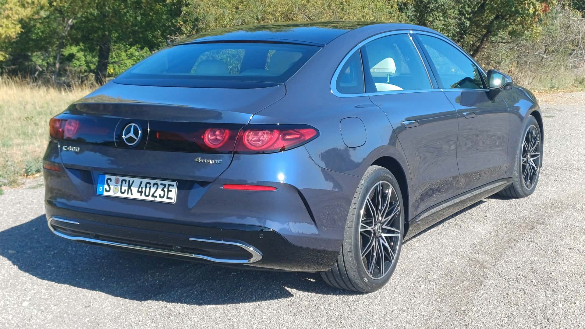 Mercedes C 400 4Matic Avantgarde (2026): o exterior