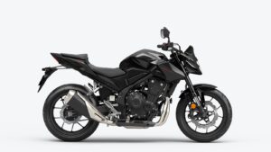 CB500 Hornet: Quase 50 cv justificam o preço? Honda CB500 Hornet na cor preta vista de perfil