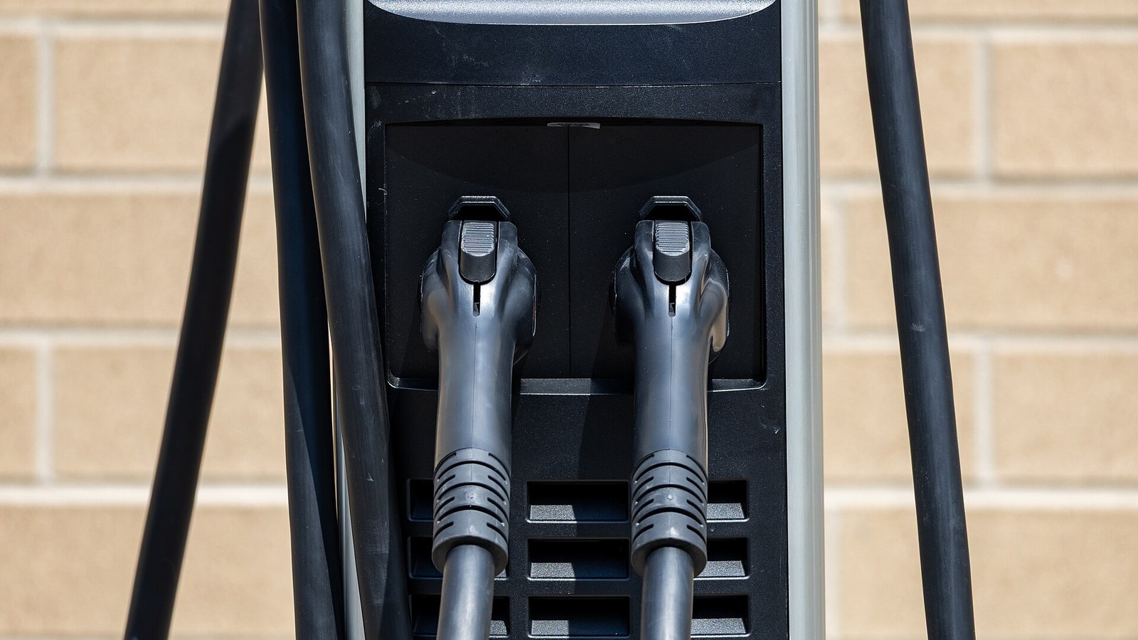 Cabos e conectores de recarga de carro elétrico
