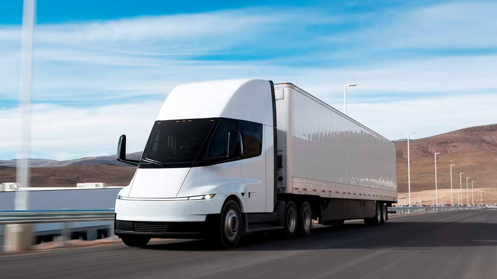 Tesla Semi chega à Europa para encarar Mercedes e Scania