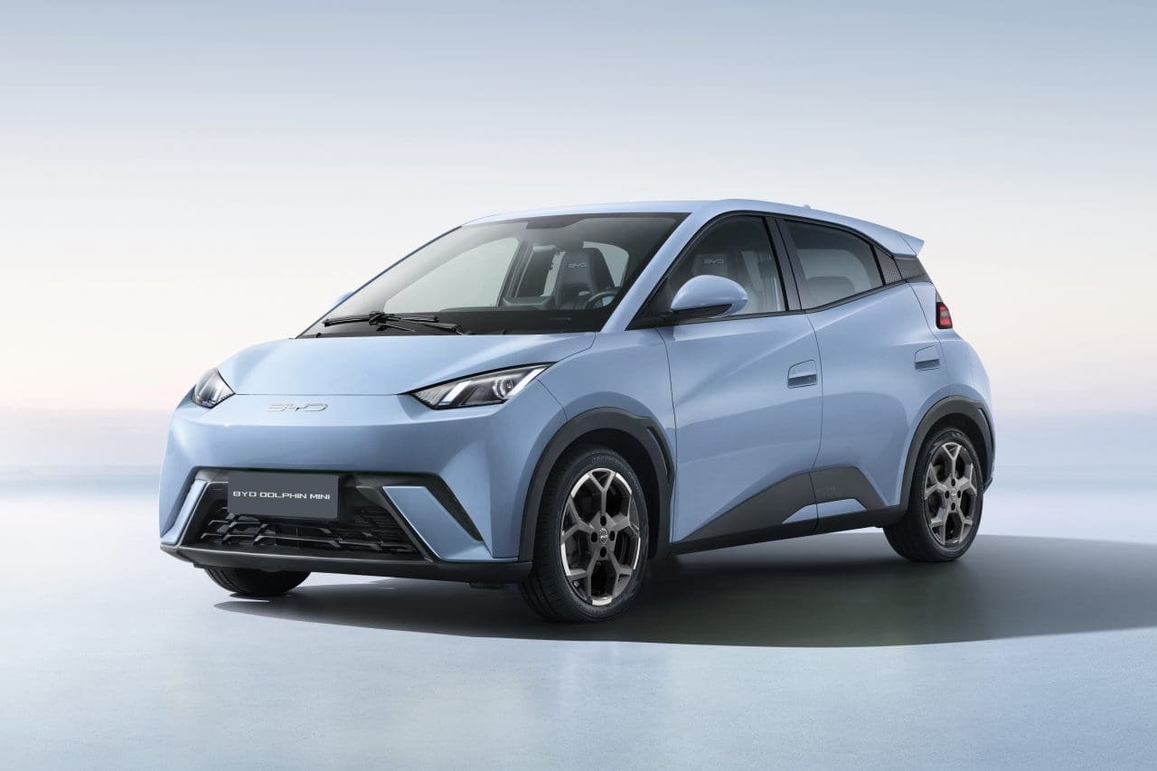 BYD Dolphin Mini corta R$ 15 mil e desafia Polo e Argo: vale a pena?