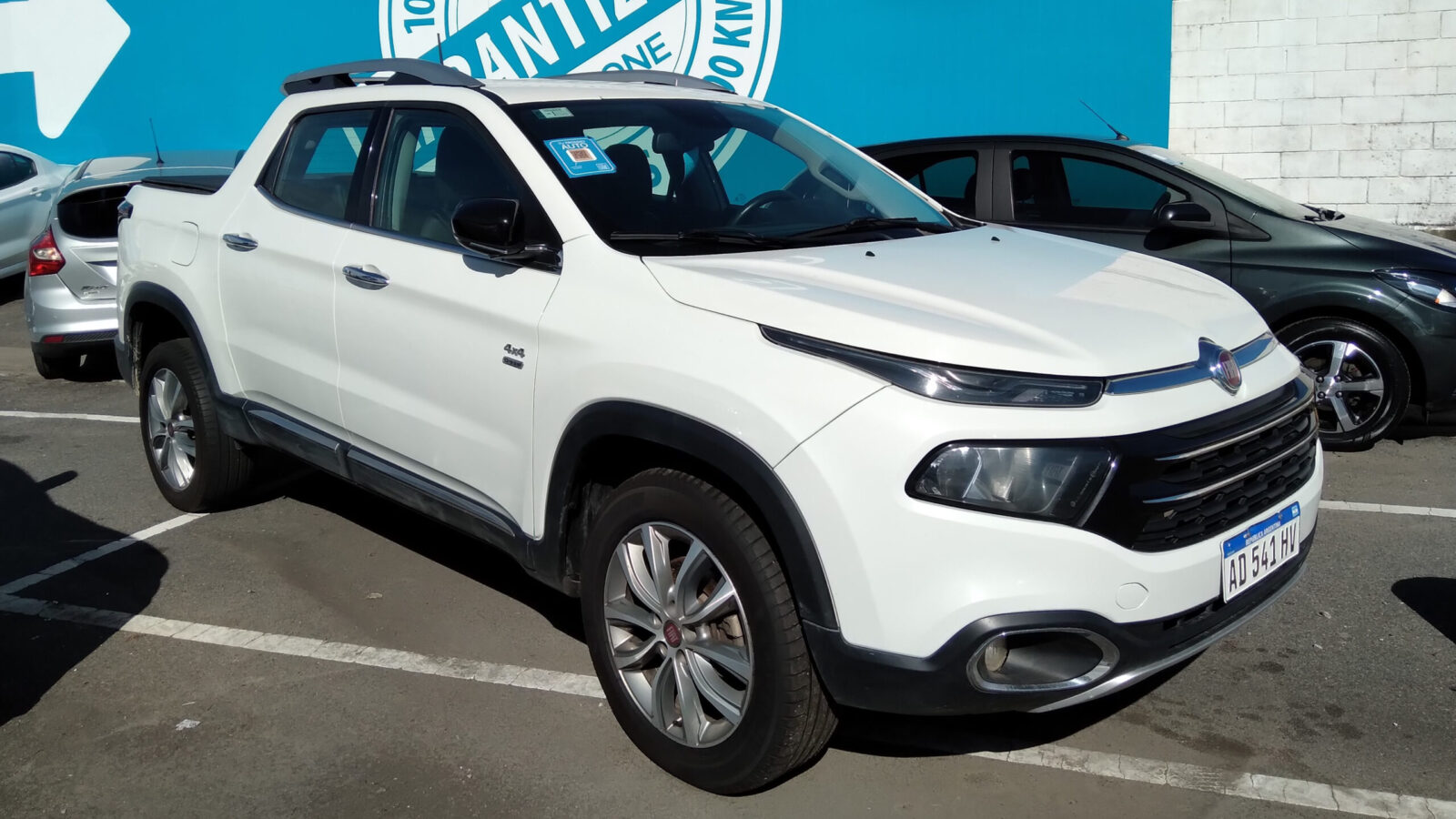 Fiat Toro Volcano 4x4, picape média da Fiat vendida no Brasil