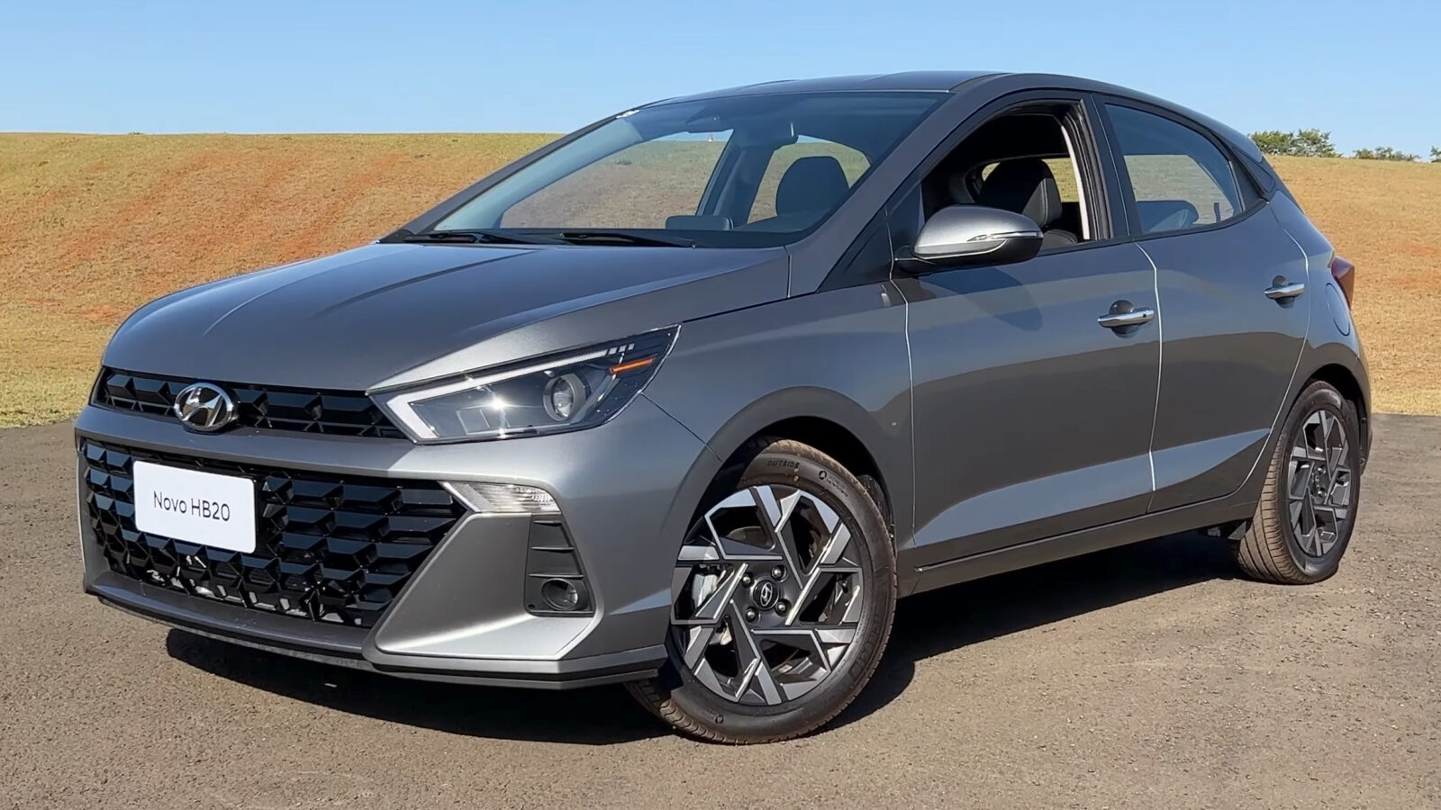 Hyundai HB20 2023 1.0 T-GDi Platinum Plus, vista frontal, versão brasileira