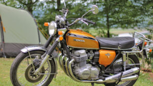 Honda CB750 Four clássica, inspiração retrô da nova Honda CB1000F