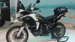 CFMOTO Ibex esgota lotes em minutos no Brasil CFMoto 1000 MT-X, moto trail/adventure da CFMOTO exposta na EICMA 2025