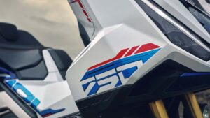 Honda X-ADV 2027 scooter aventureira