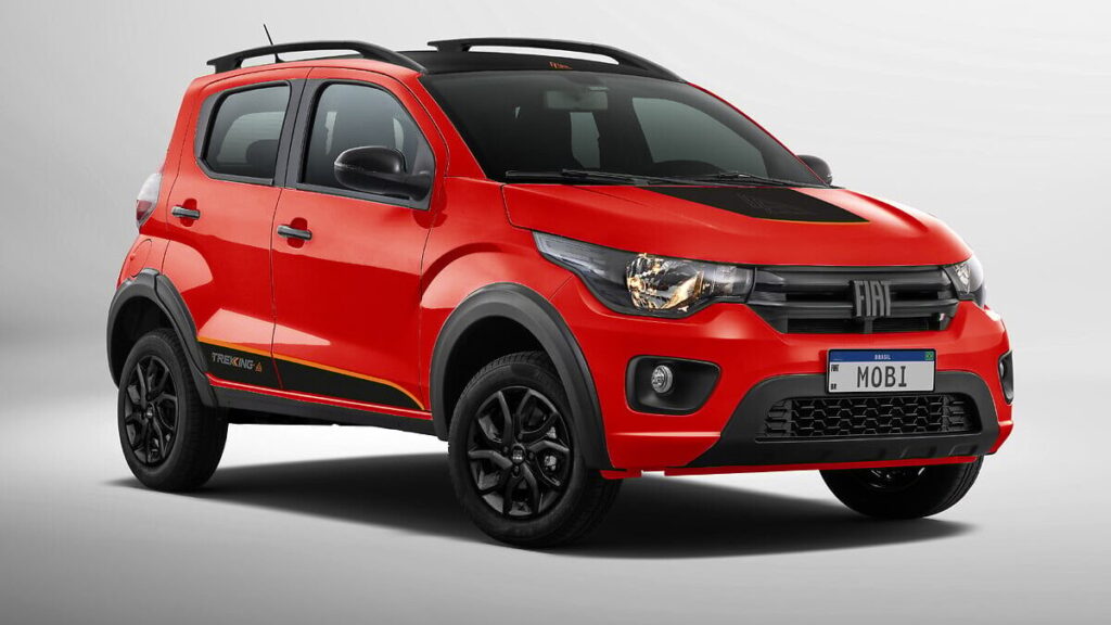 Mobi usado: Qual ano comprar sem cair em cilada? Fiat Mobi Trekking 2026 vermelho com teto preto, foto oficial